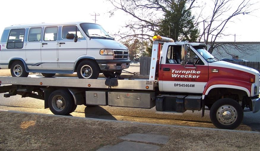 flatbed tow truck